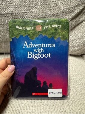 NWT Bibliophile Magic Tree House Kindle Case 2024 Paperwhite 6/7inch